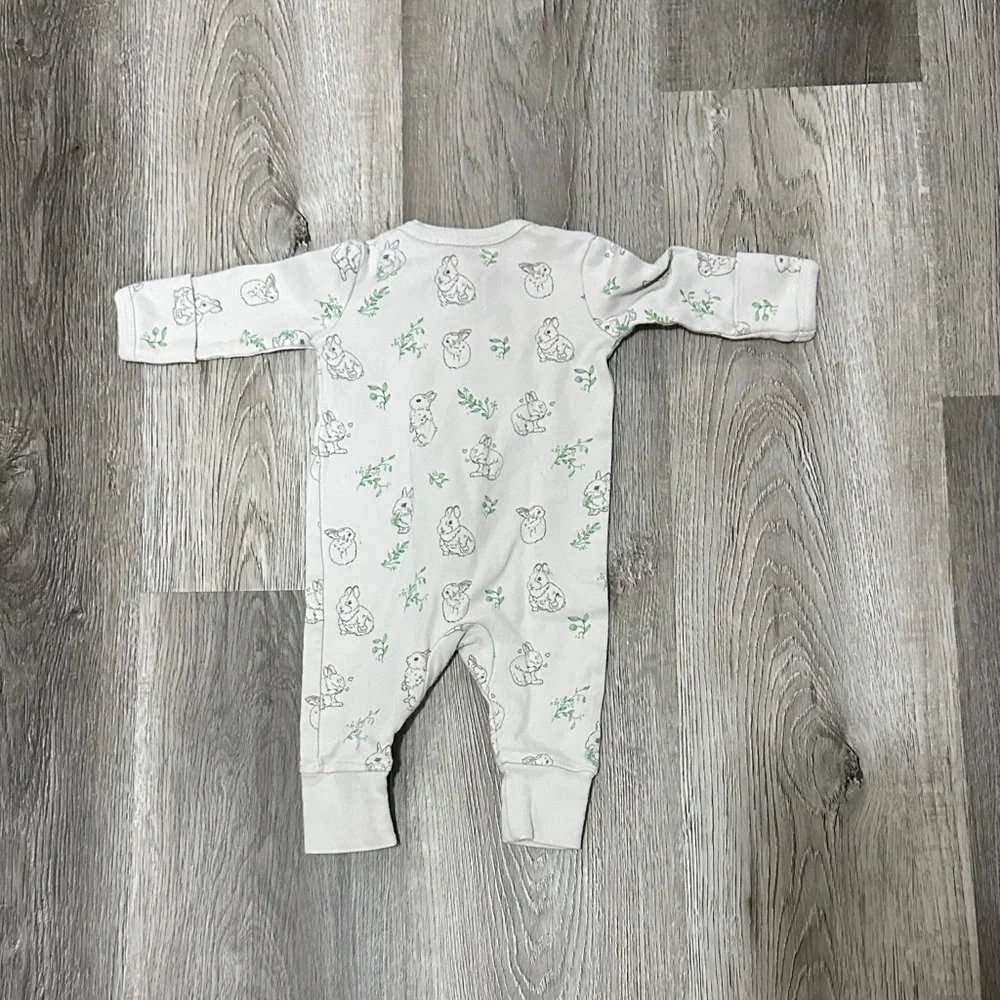 Cozy White and Green‎ Baby Footie